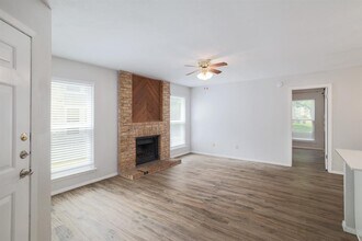 10616 Mellow Meadow Dr in Austin, TX - Foto de edificio - Building Photo