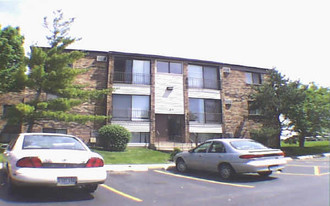 216 Gladstone Dr Apartments