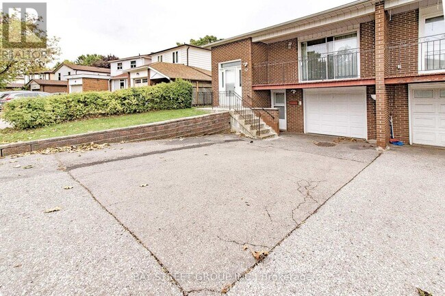 52 Baylawn Dr in Toronto, ON - Building Photo - Building Photo