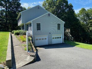 35 Cedar Vale Dr in New Milford, CT - Building Photo - Building Photo