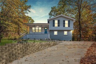 1056 Azalea Cir NE in Marietta, GA - Building Photo