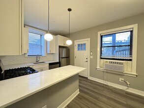 3946 N Janssen Ave in Chicago, IL - Foto de edificio - Building Photo