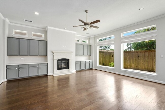 927 W Lacey Garden Loop in Houston, TX - Building Photo - Building Photo