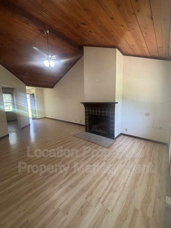 3741 Brush Creek Dr in Lawrence, KS - Building Photo - Building Photo