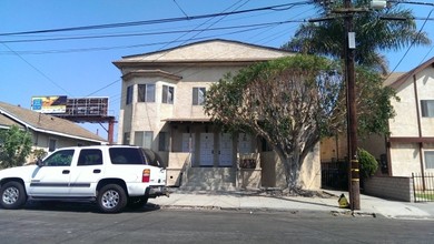 682 W 12th St in San Pedro, CA - Building Photo - Building Photo