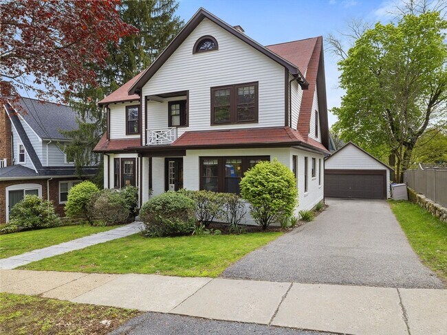 70 Goden St in Belmont, MA - Building Photo - Building Photo