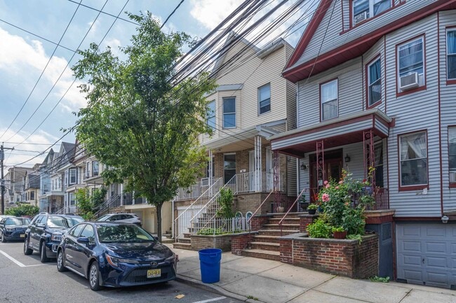 61 46th St in Weehawken, NJ - Building Photo - Building Photo