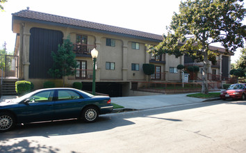 Villa D'roga in Glendale, CA - Building Photo - Building Photo