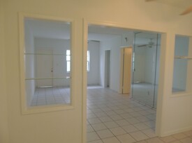 2243 Calais Dr in Miami Beach, FL - Building Photo - Building Photo