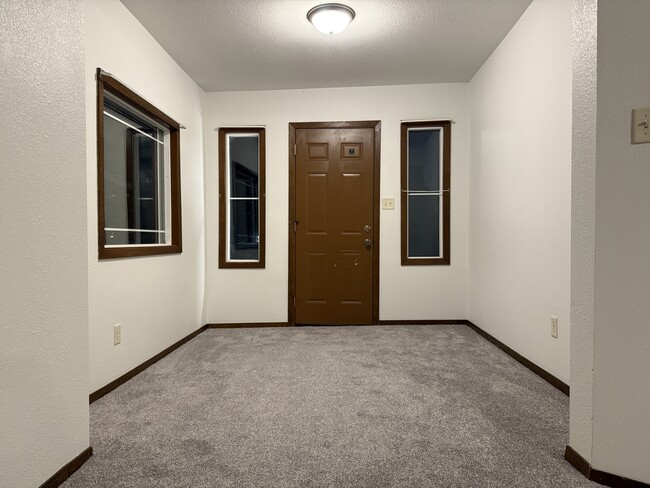 1324 Bluff Ave in Sheboygan, WI - Building Photo - Building Photo