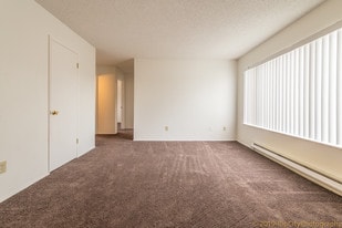 9512 N Oswego Ave, Unit 2