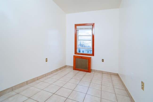 724 17th St in Union City, NJ - Building Photo - Building Photo