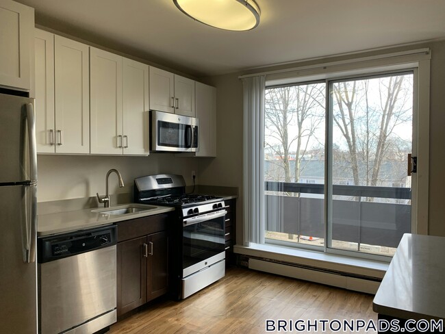 9 Bronsdon St in Boston, MA - Building Photo - Building Photo
