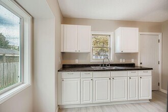 4643 Emerson Ave N in Minneapolis, MN - Building Photo - Building Photo