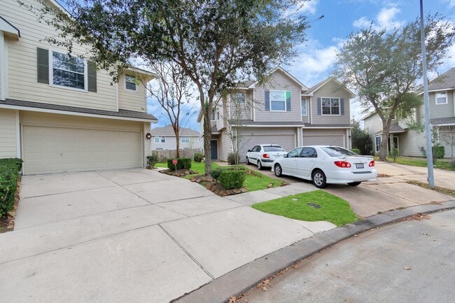 property at 25251 Bentley Glen Ln