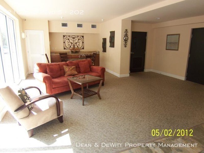 210 Dali Blvd S-Unit -202 in St. Petersburg, FL - Building Photo - Building Photo