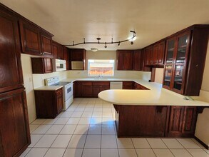 8980 Brentford Ave in San Diego, CA - Building Photo - Building Photo