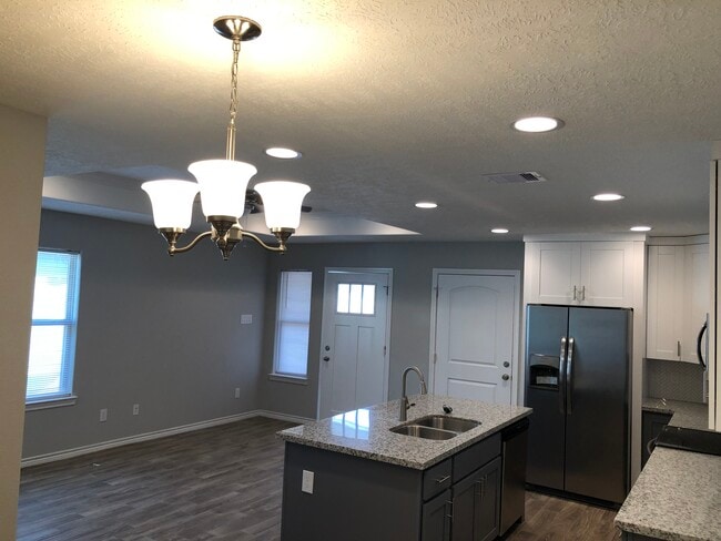 1423 S 15th St in Nederland, TX - Building Photo - Building Photo