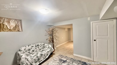 21 Byng Av in Toronto, ON - Building Photo - Building Photo