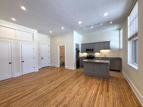 71 Montague City Rd, Unit 2B in Greenfield, MA - Building Photo - Building Photo