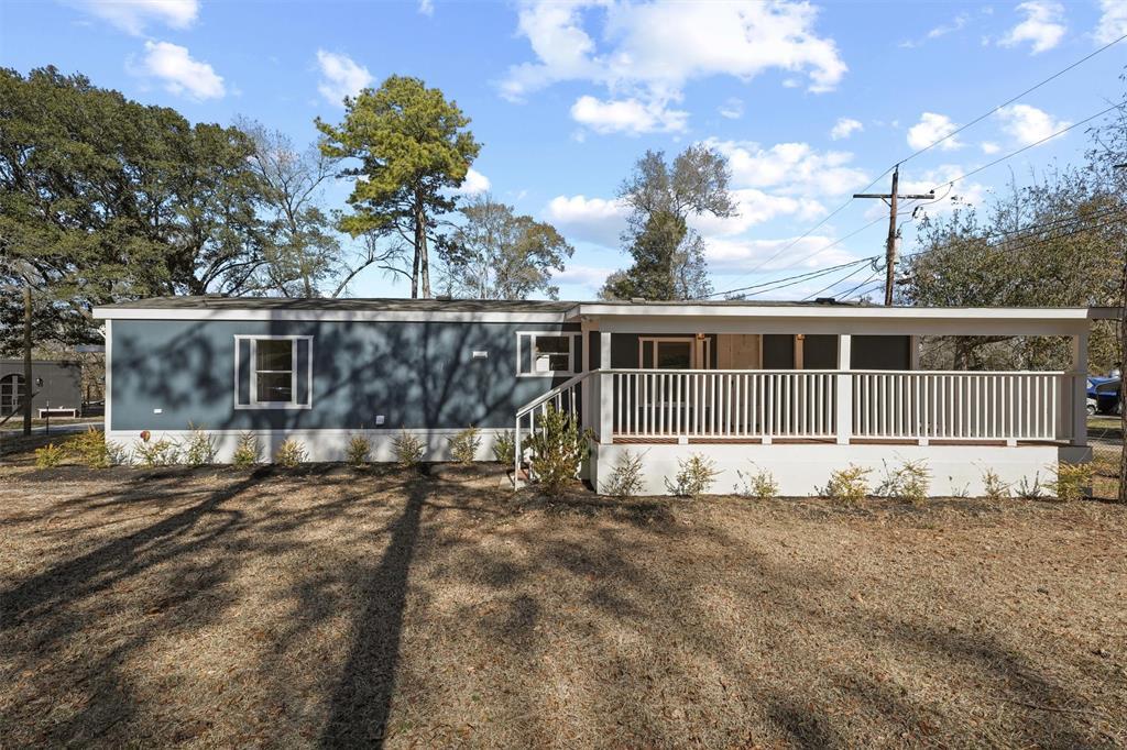23251 Lakeside Dr in Porter, TX - Foto de edificio