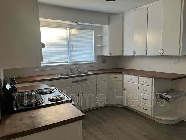 2427 Seymour Ave in Knoxville, TN - Building Photo - Building Photo