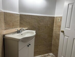 1501 NE 191st St, Unit C211 in Miami, FL - Building Photo - Building Photo