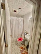 1061 Beacon St, Unit B in Brookline, MA - Building Photo - Building Photo