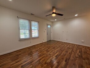 1290 W King St in Decatur, IL - Building Photo - Building Photo