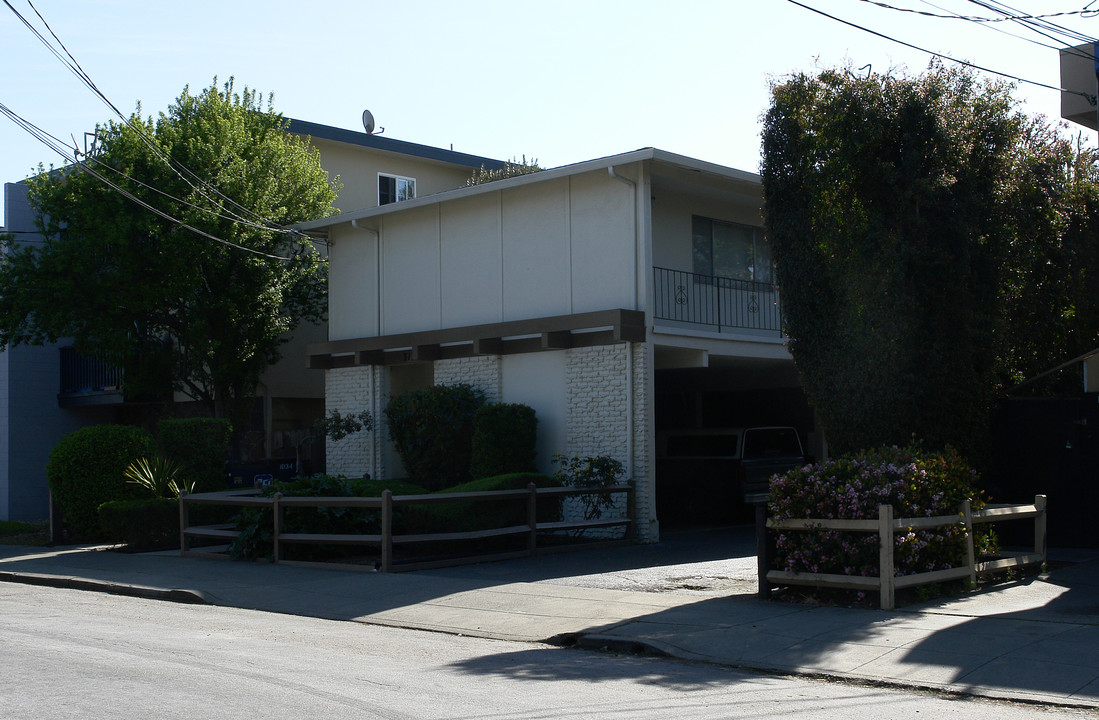 317 Poplar Ave in Redwood City, CA - Foto de edificio