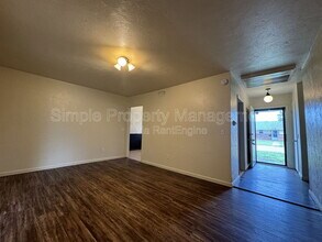 1400 Brookdale Dr in Del City, OK - Building Photo - Building Photo