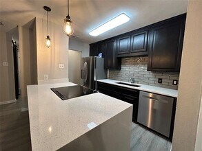 10105 Peppertree Ln in Fort Worth, TX - Building Photo - Building Photo