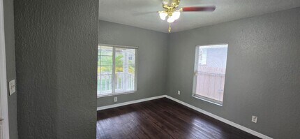 4024 E Louisiana Ave in Tampa, FL - Building Photo - Building Photo