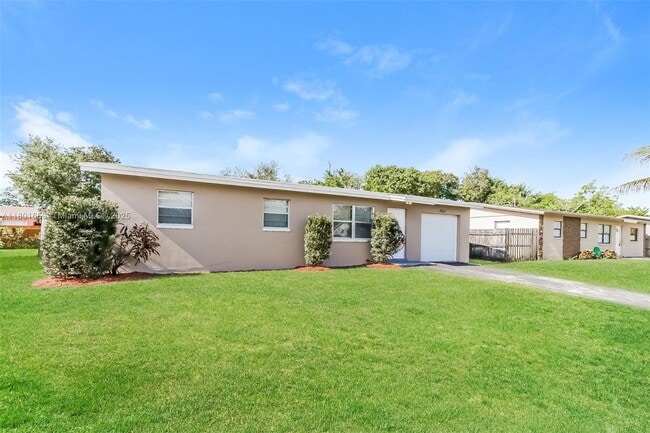 4850 Andros Dr in West Palm Beach, FL - Building Photo - Building Photo