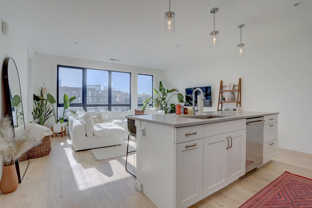 1735 Central St, Unit #208 in Denver, CO - Foto de edificio