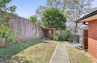 102 Church St in Hogansville, GA - Building Photo - Building Photo