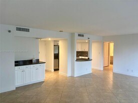 2025 Brickell Ave in Miami, FL - Building Photo