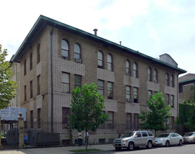 302-310 Jackson St in Brooklyn, NY - Building Photo - Building Photo