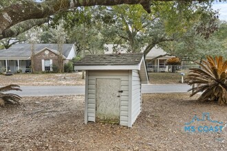 8612 Clamshell Ave in Ocean Springs, MS - Building Photo - Building Photo