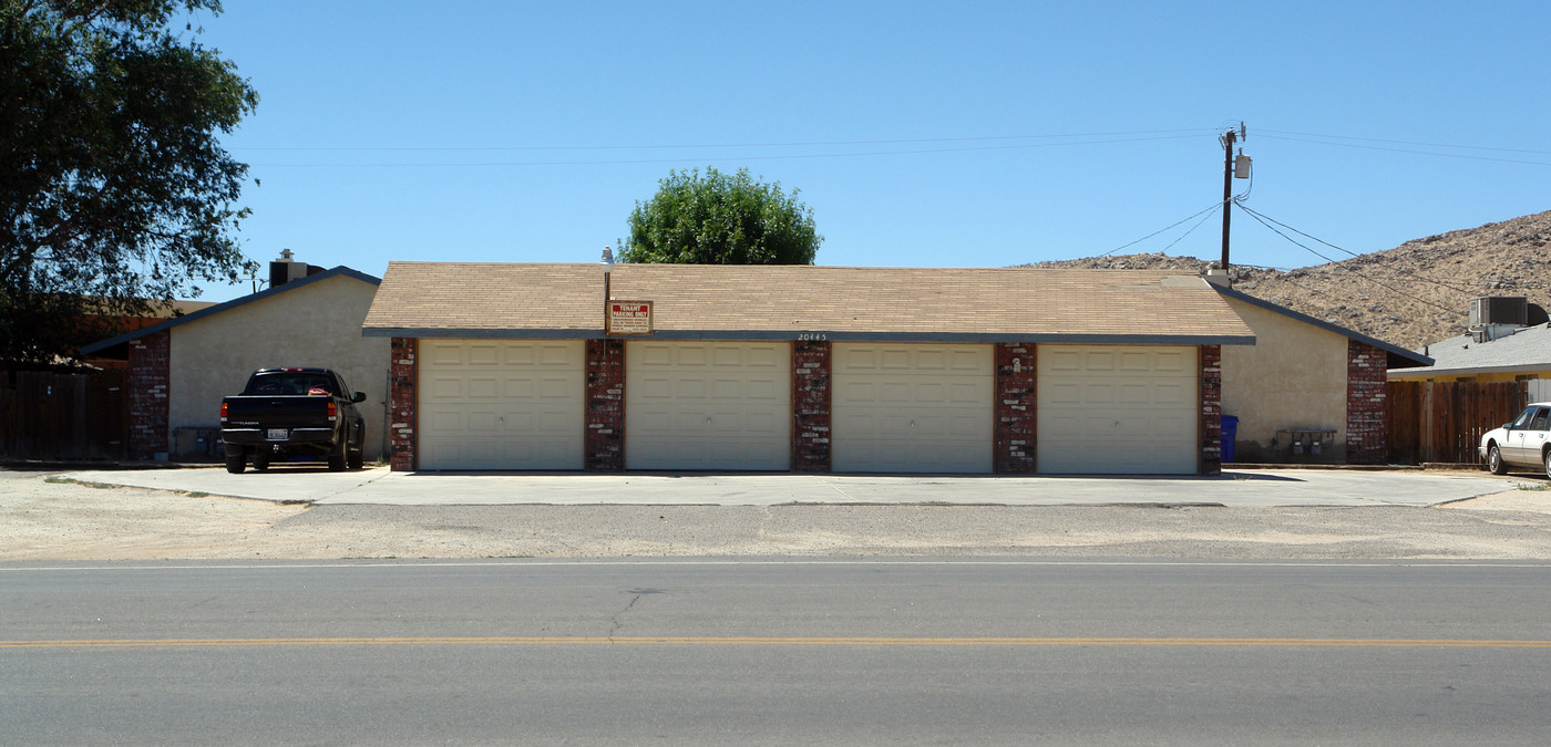 20445 Thunderbird Rd in Apple Valley, CA - Building Photo