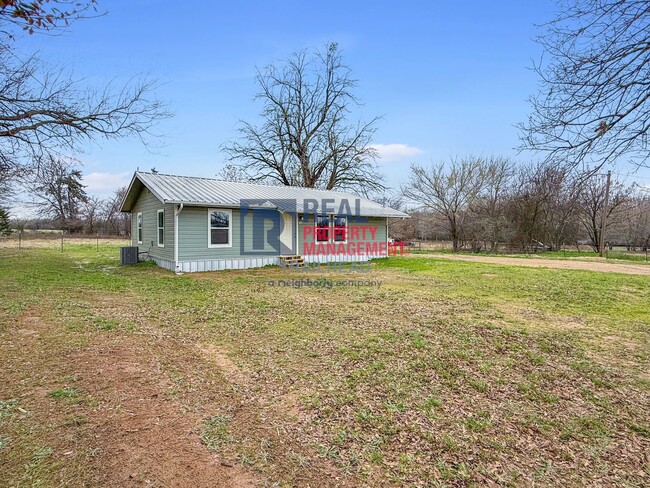 1509 Co Rd 3385 in Saltillo, TX - Building Photo - Building Photo