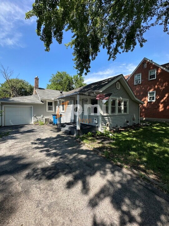 707 E 118th St in Whiting, IN - Building Photo