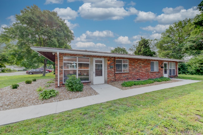 11270 Liana Ln in St. Ann, MO - Building Photo - Building Photo