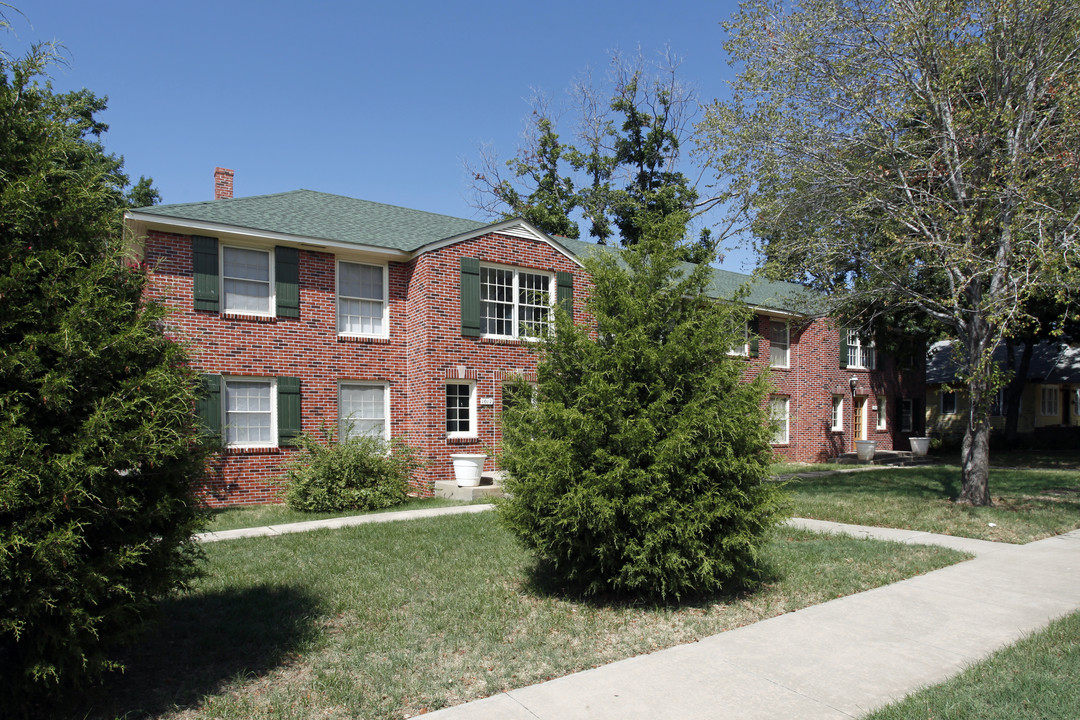 1010-1012 Classen Blvd in Norman, OK - Foto de edificio