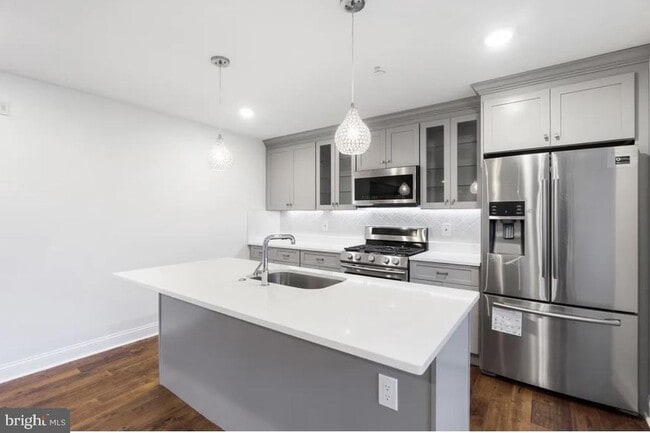 property at 41 W Wildey St