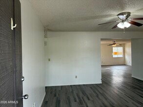 7215 W Vogel Ave in Peoria, AZ - Building Photo - Building Photo