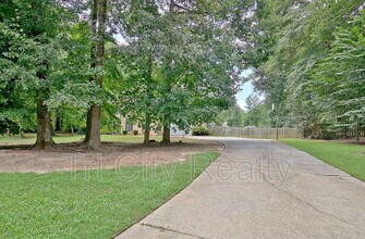 101 Kimmer Rd in Peachtree City, GA - Building Photo - Building Photo