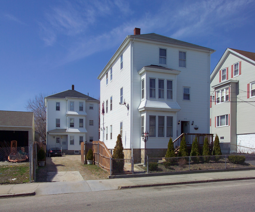 273 E Main St in Fall River, MA - Building Photo