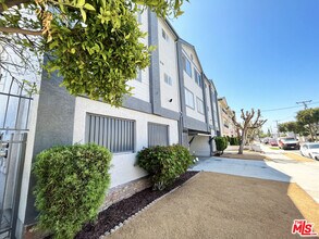 11430 Cedar Ave in Hawthorne, CA - Building Photo - Building Photo