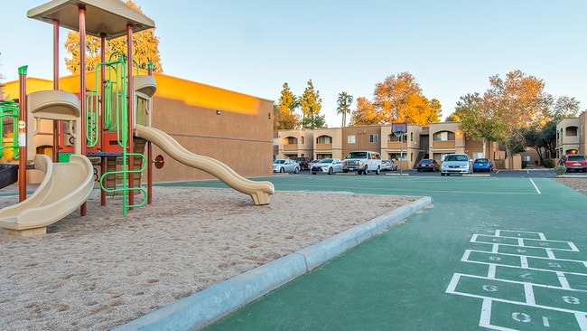 Tanglewood in Tucson, AZ - Building Photo - Building Photo